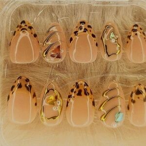 Chic Animal Print Press-On Nails